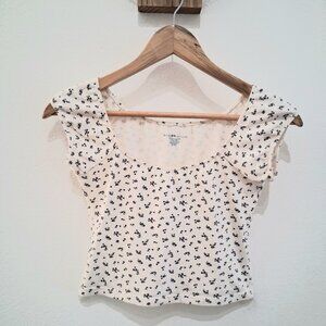 🌸💙Brandy Melville Ditsy Floral Baby Tee | Cream & Black | Cap Sleeve 💙🪻